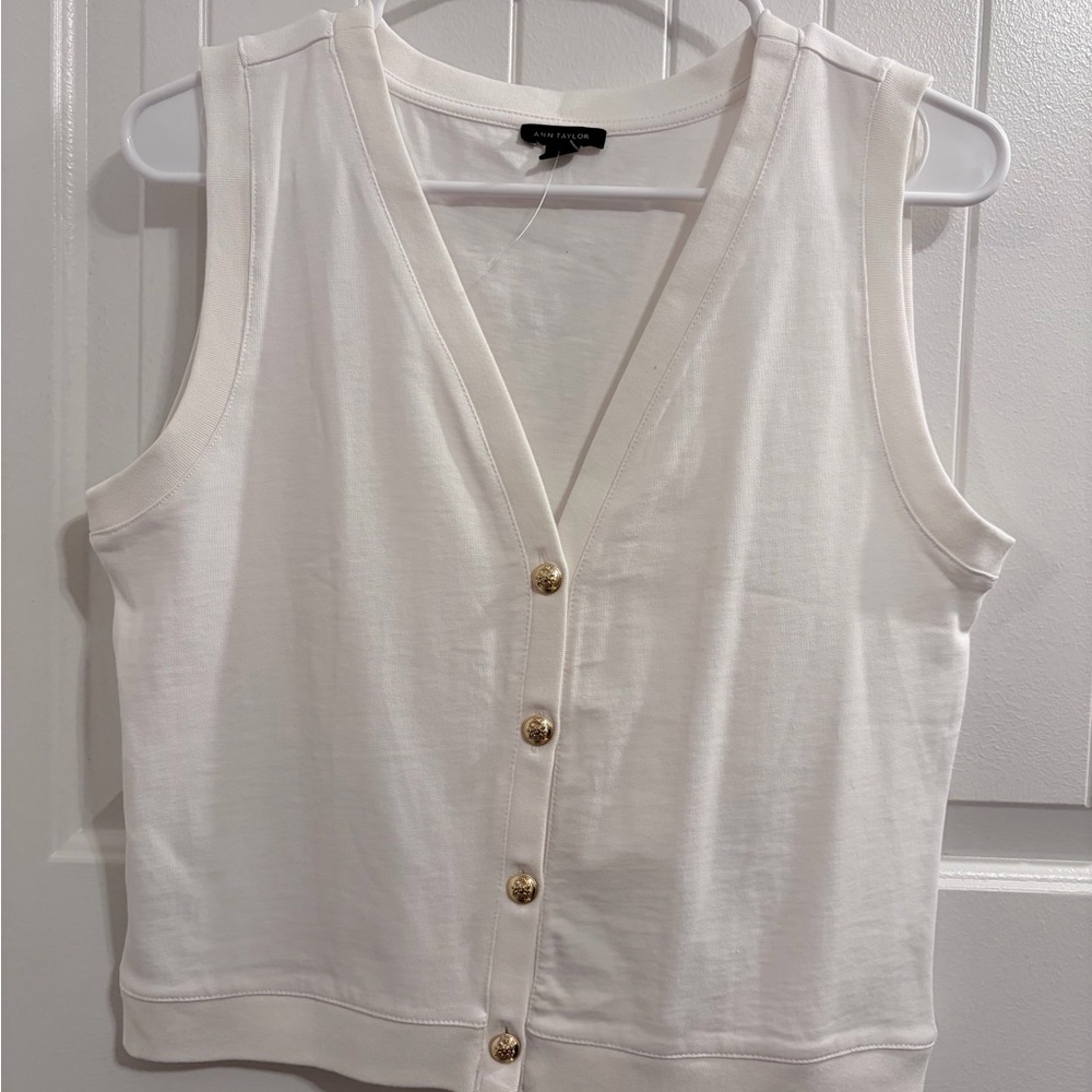 Ann Taylor White Sleeveless Button-Down Top